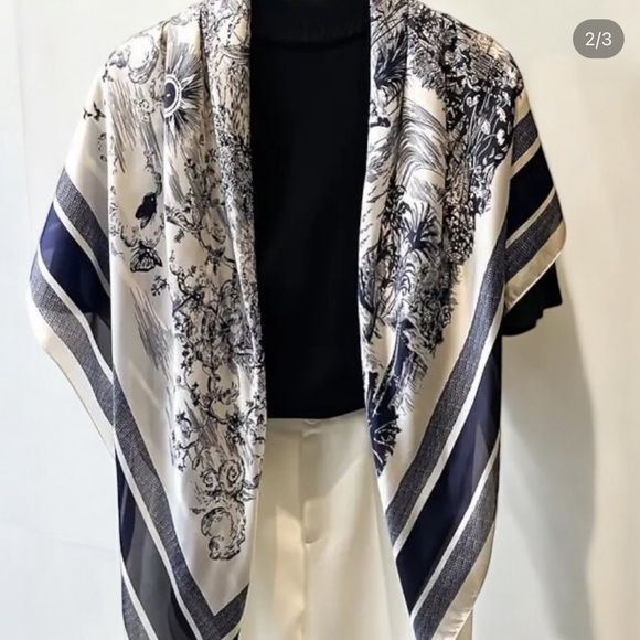 Accessories - Cute silk scarf
